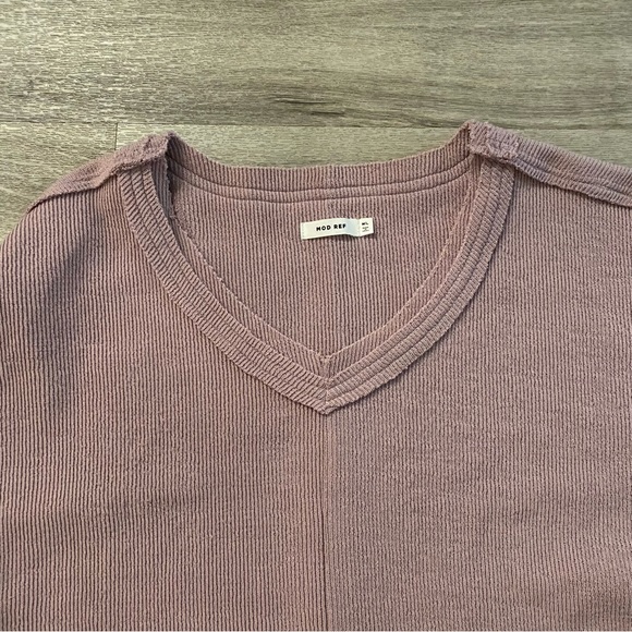 MOD REF purple oversized V Neck sweater - Picture 2 of 8